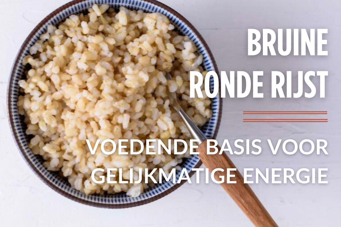 Bruine ronde rijst.... voedende basis voor gelijkmatige energie